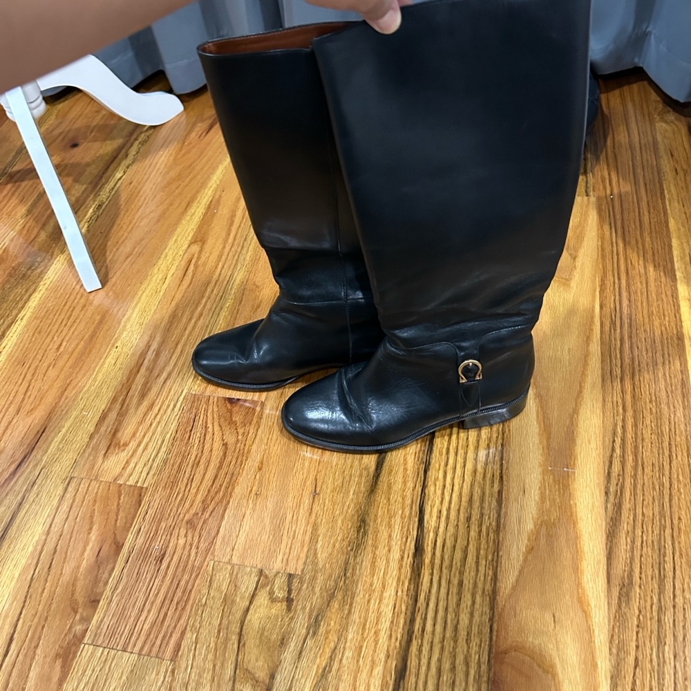 Etienne Aigner Classic Black Aqueduct Leather Boots